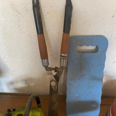 POULAN CHAINSAW, METAL GAS GAN AND MORE