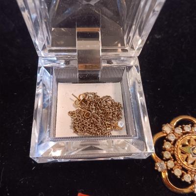 LARGE VARIETY OF COSTUME JEWELRY