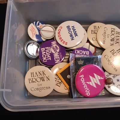 2 CIGAR BOXES, MANY PINS AND A GAVEL FROM THE MASONIC LODGE