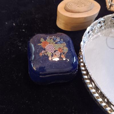 DRESSER MIRROR, TRINKET BOXES AND MORE