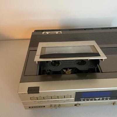 Sanyo VCR 3900 - II