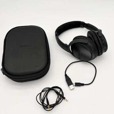 BOSE ~ QuiteComfort Wireless Bluetooth Headphones ~ Noice Cancelling ~ Wireless