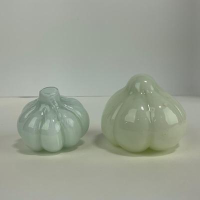 -47- ART GLASS | White Onion Figures