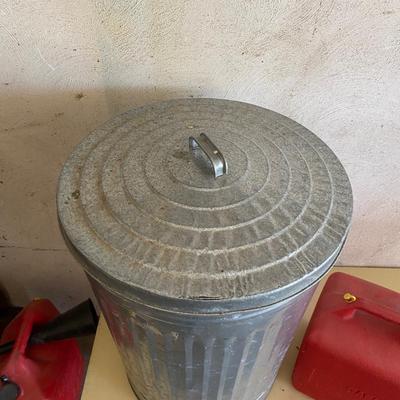 TRASH CAN AND GAS CAN