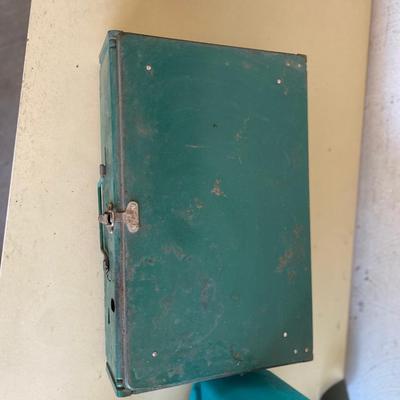 COLEMAN CAMP STOVE, LANTERN AND WATER JUG