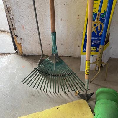 YARD AND GARDEN TOOLS