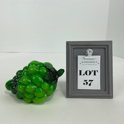 -57- ART GLASS | Green Grapes Figure