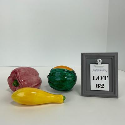 -62- COLLECTIBLE | Ceramic Vegetable Figures