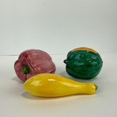 -62- COLLECTIBLE | Ceramic Vegetable Figures