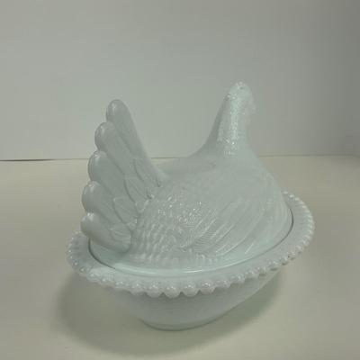 -81- INDIANA | White Milk Glass Chicken Hen On Nest | Covered Dish