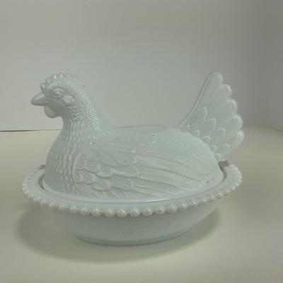 -81- INDIANA | White Milk Glass Chicken Hen On Nest | Covered Dish