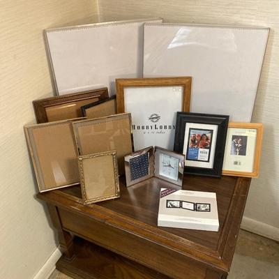 PICTURE FRAMES