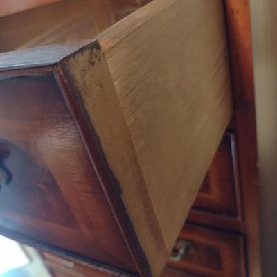 Mahogany Lingerie Seven-Drawer Dresser with Burlwood Inlay Accents