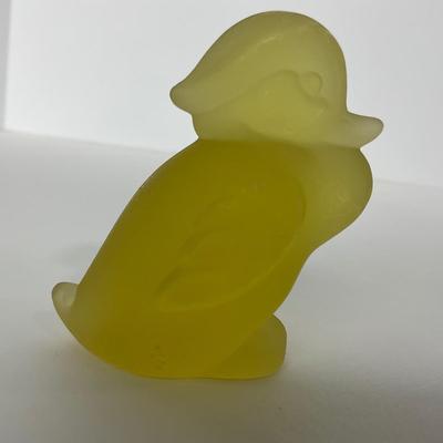-90- HEISEY | By Imperial Frosted Sunshine Yellow Wood Ducklings | Marked