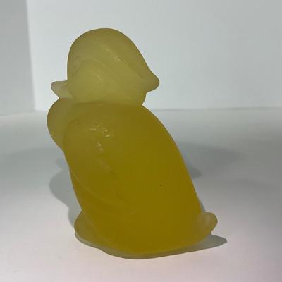 -90- HEISEY | By Imperial Frosted Sunshine Yellow Wood Ducklings | Marked