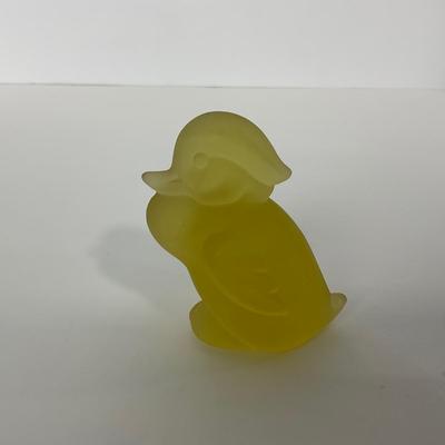-90- HEISEY | By Imperial Frosted Sunshine Yellow Wood Ducklings | Marked