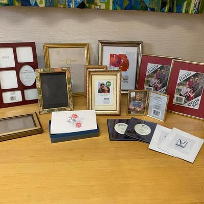 PICTURE FRAMES