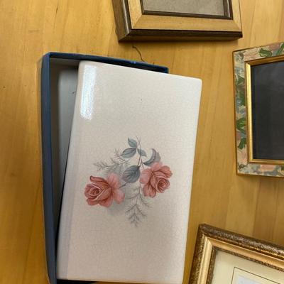 PICTURE FRAMES