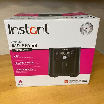 NIB INSTANT CONVECTION AIR FRYER