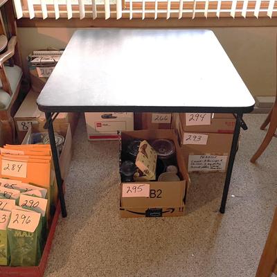 2 FOLDING CARD TABLES