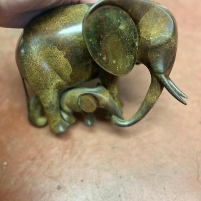 LOET VANDERVEEN Elaphant w/b Baby Sculpture