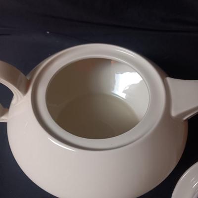 MID-CENTURY TEAPOT MARKED "HC"