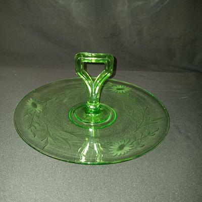 GREEN DEPRESSION GLASS ETCHED SERVING PLATTER WITH HANDLE