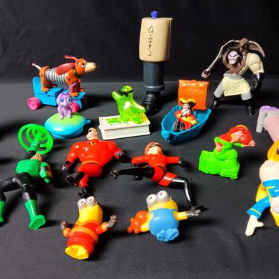 VINTAGE MCDONALD'S TOYS (1)