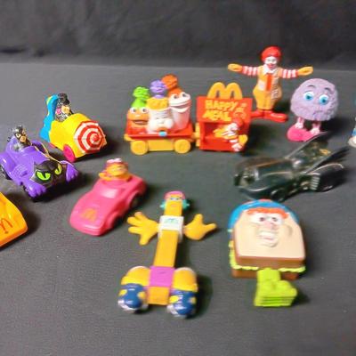 VINTAGE MCDONALD'S TOYS (2)