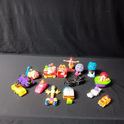 VINTAGE MCDONALD'S TOYS (2)