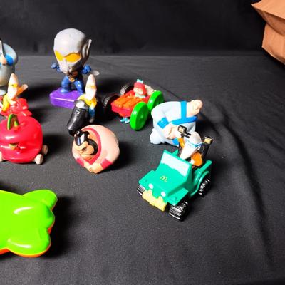 VINTAGE MCDONALD'S TOYS (4)