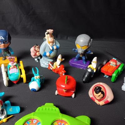 VINTAGE MCDONALD'S TOYS (4)