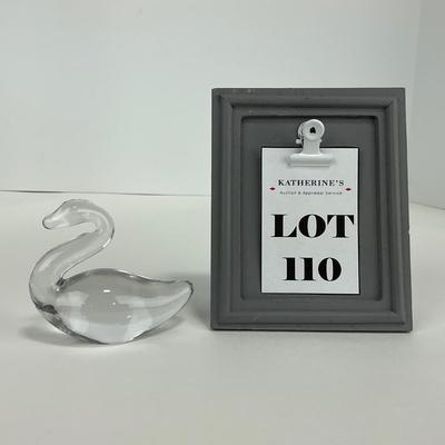 -110- ART GLASS | Clear Glass Swan Figure