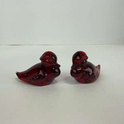 -127- HEISEY | By Dalzell Imperial Ruby Red Sitting Wood Ducklings | Marked