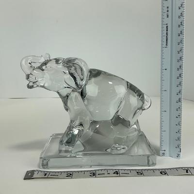-141- NEW MARTINSVILLE | Clear Glass Elephant Figure