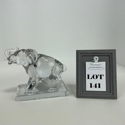 -141- NEW MARTINSVILLE | Clear Glass Elephant Figure