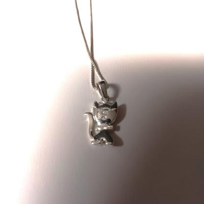 STERLING SILVER CHAIN AND CAT PENDANT