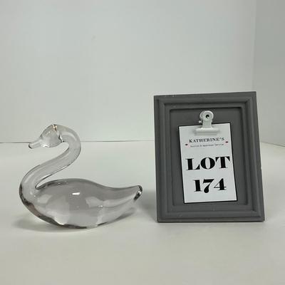 -174- ART GLASS | Clear Glass Swan Figure