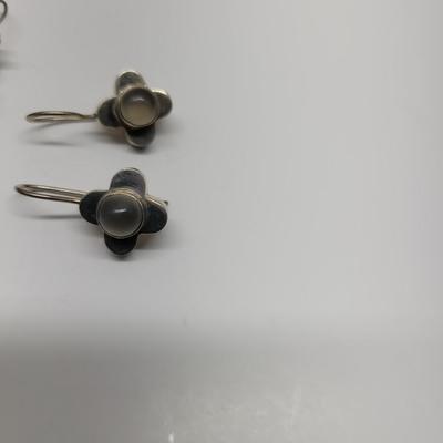 Lot of sterling earrings and pendant
