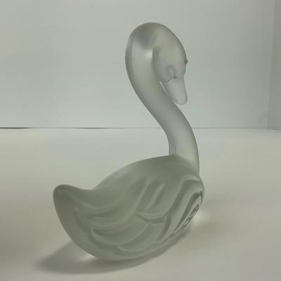 -205- FENTON | Art Glass Frosted Swan Figure | Marked