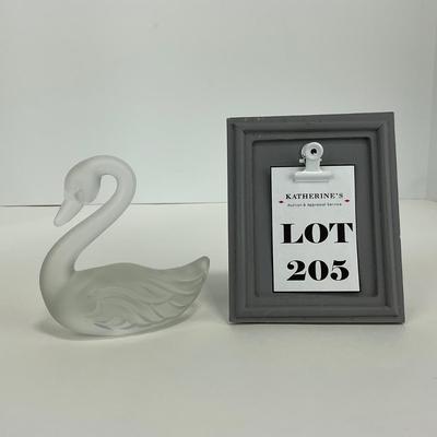 -205- FENTON | Art Glass Frosted Swan Figure | Marked