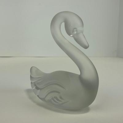 -205- FENTON | Art Glass Frosted Swan Figure | Marked