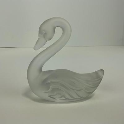-205- FENTON | Art Glass Frosted Swan Figure | Marked