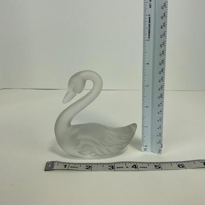 -205- FENTON | Art Glass Frosted Swan Figure | Marked