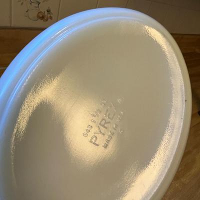 Pyrex Town & Country casserole