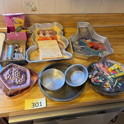 Cake decorating lot