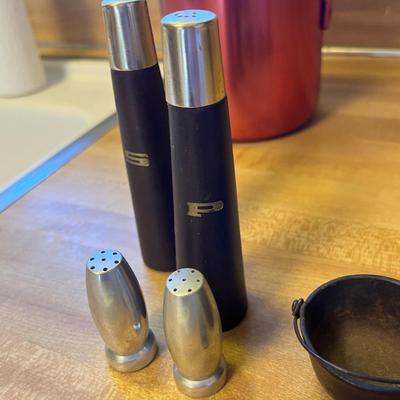 Vintage kitchen ware