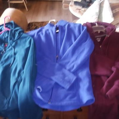 LADIES LIGHTWEIGHT JACKETS SIZE MED-LARGE