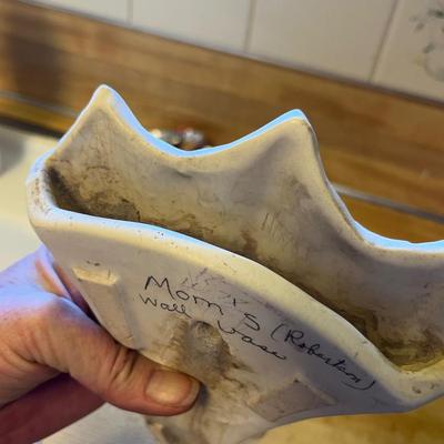 McCoy Fan vase wall pocket