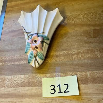 McCoy Fan vase wall pocket